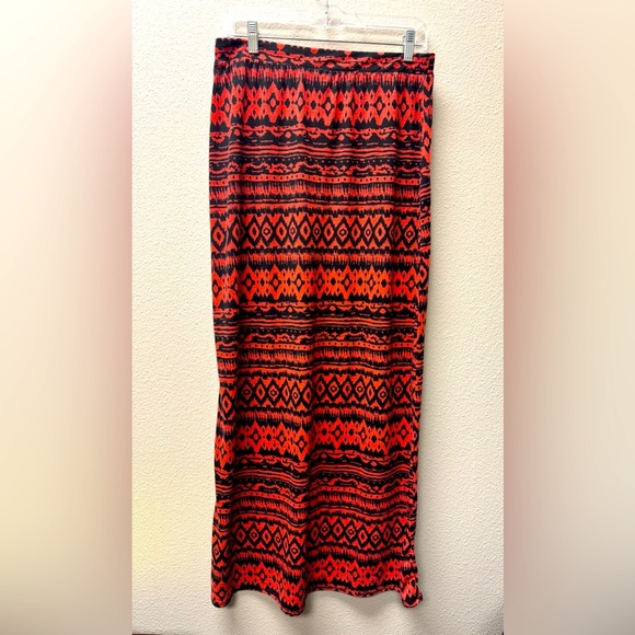 Mix & Co. Vibrant Deep Coral & Black Resort wear Beach Maxi Skirt Size Lg - Picture 1 of 6